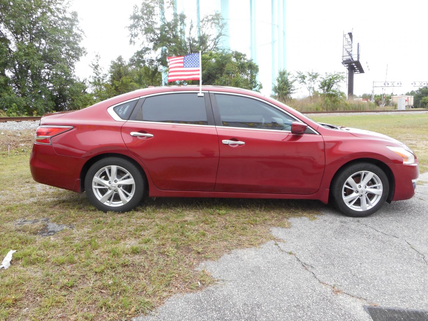 2015 Red Nissan Altima 2.5 S (1N4AL3AP0FC) with an 2.5L L4 DOHC 16V engine, Continuously Variable Transmission transmission, located at 2553 Airline Blvd, Portsmouth, VA, 23701, (757) 488-8331, 36.813889, -76.357597 - ***VEHICLE TERMS*** Down Payment: $999 Weekly Payment: $100 APR: 23.9% Repayment Terms: 42 Months *** CALL ELIZABETH SMITH - DIRECTOR OF MARKETING @ 757-488-8331 TO SCHEDULE YOUR APPOINTMENT TODAY AND GET PRE-APPROVED RIGHT OVER THE PHONE*** - Photo#4